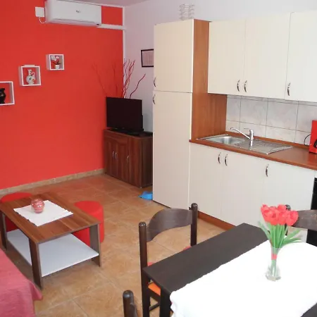 Josko Gore With Balcony And Sea View Apartament Crikvenica